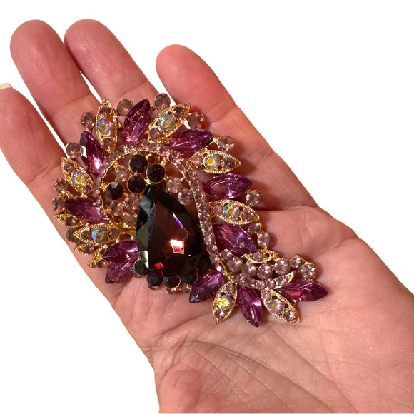 Set of 2 Stunning Multi Crystal and Rhinestone Encrusted Oversized Brooches - Picture 2 of 12